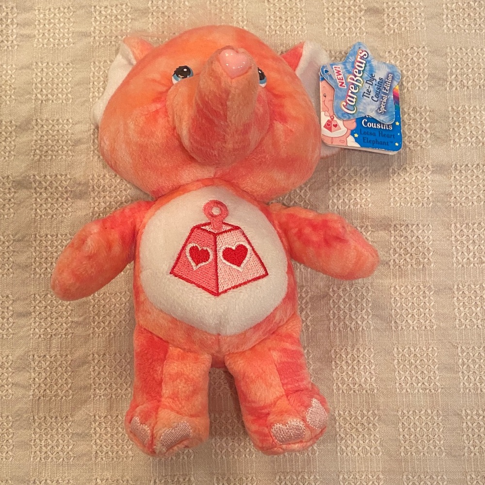 NWT Care Bears Cousins Lotsa Heart Elephant Plush 2004 Valentine heart
